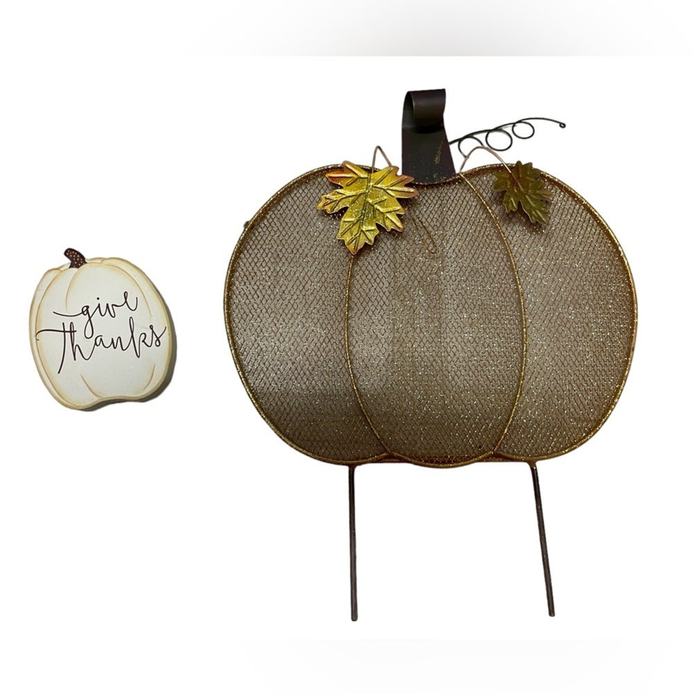 Pumpkin Yard Metal Stake Fall Thanksgiving Porch Decor & Give Thanks wooden sign